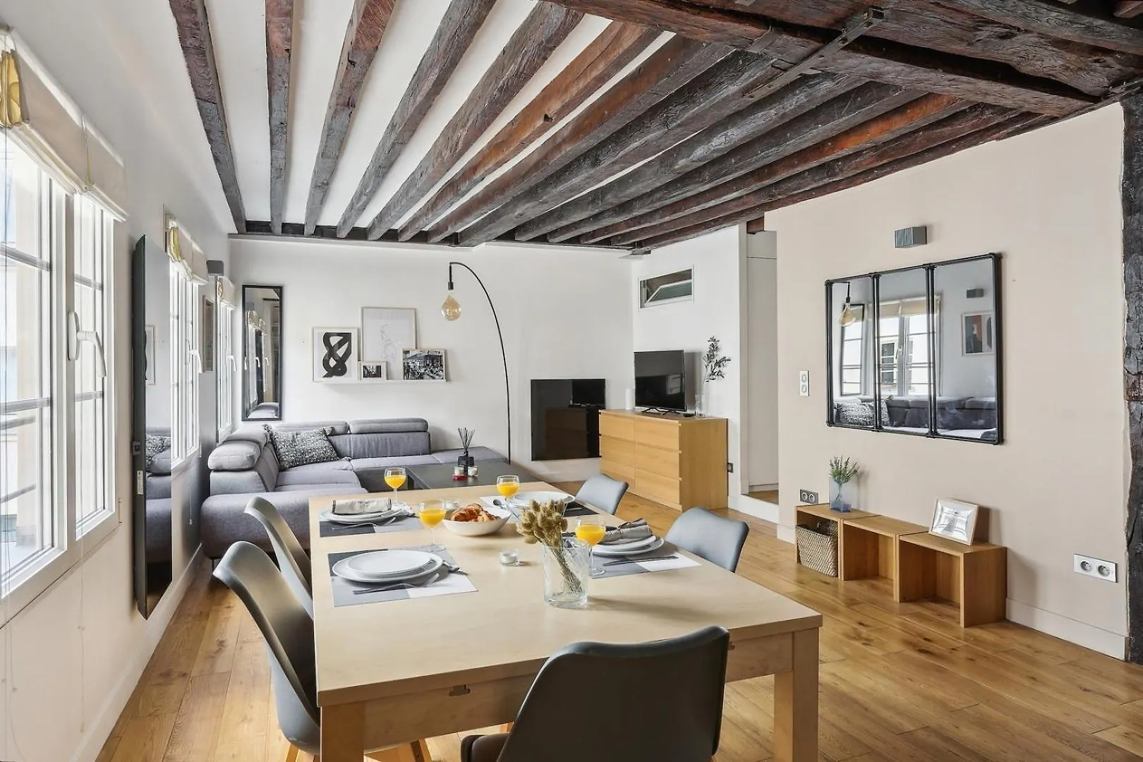 Bnbnook - Bright 2Br Near Louvre & Pompidou Paris France