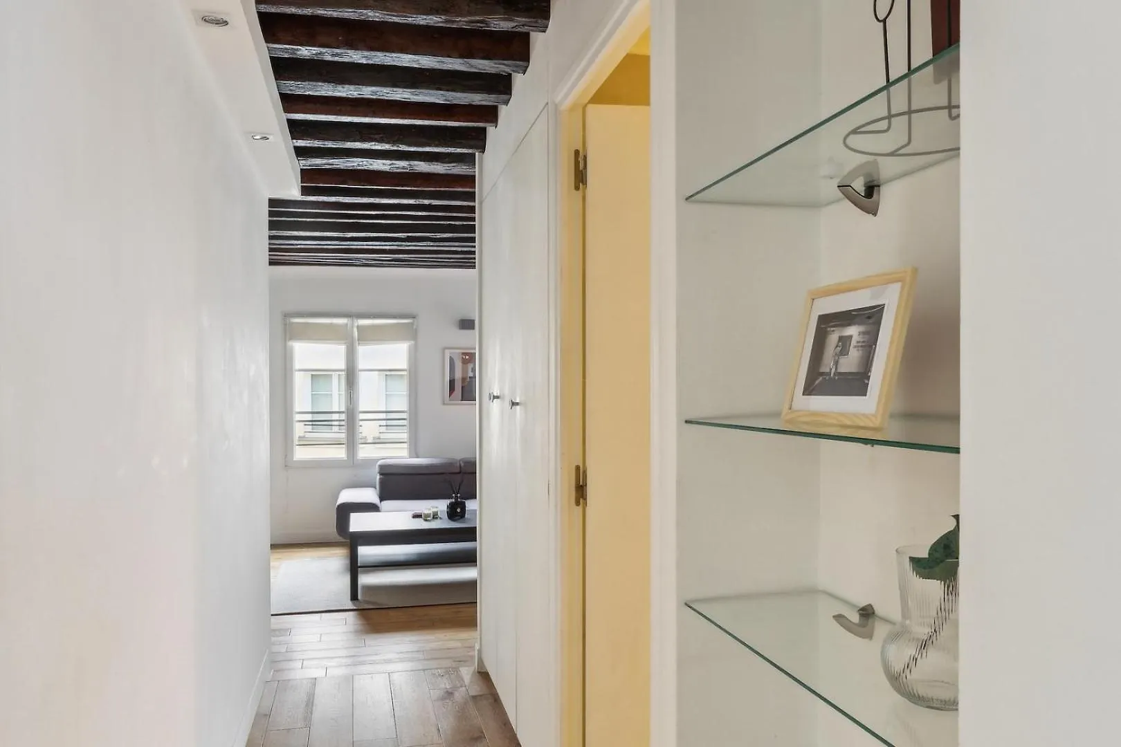 Bnbnook - Bright 2Br Near Louvre & Pompidou Paris Apartment